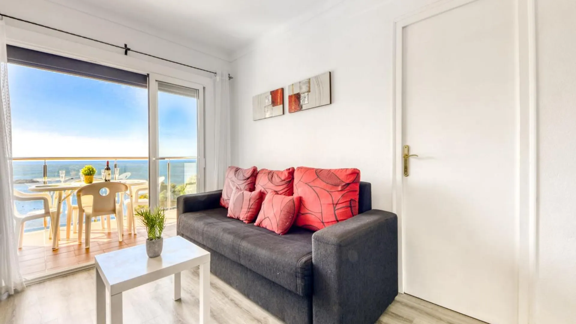Cozy Apartment In Roses Centro